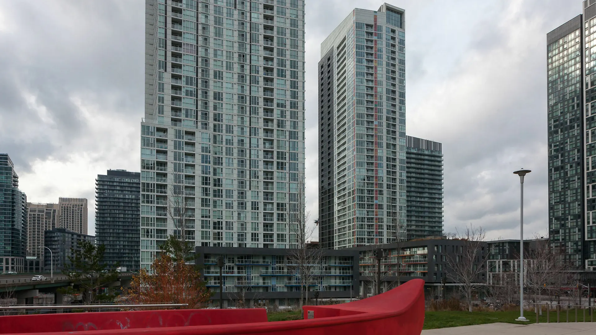 Apartment Applewood Suites - Condo Townhome Toronto Canada