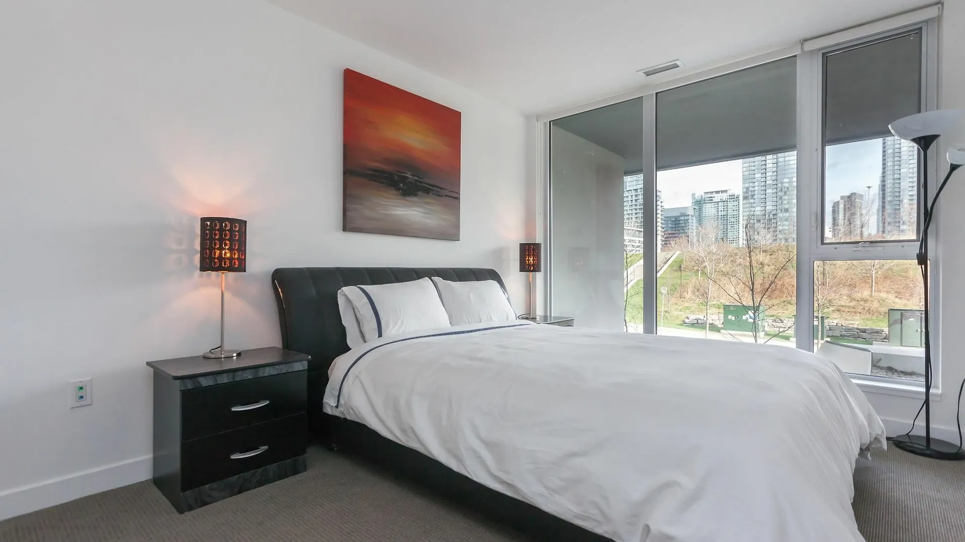 Applewood Suites - Condo Townhome Toronto