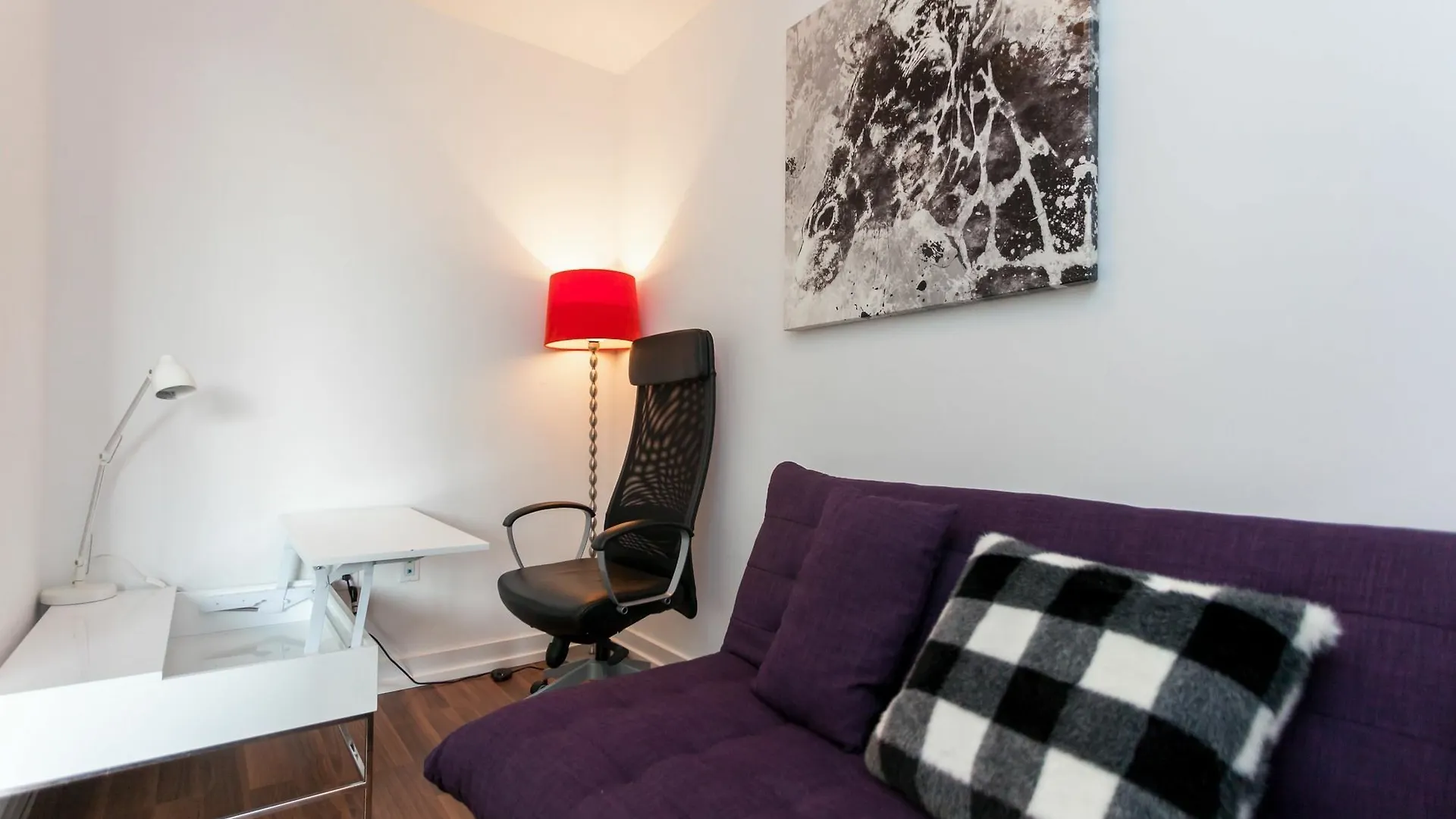 Applewood Suites - Condo Townhome Toronto Apartment